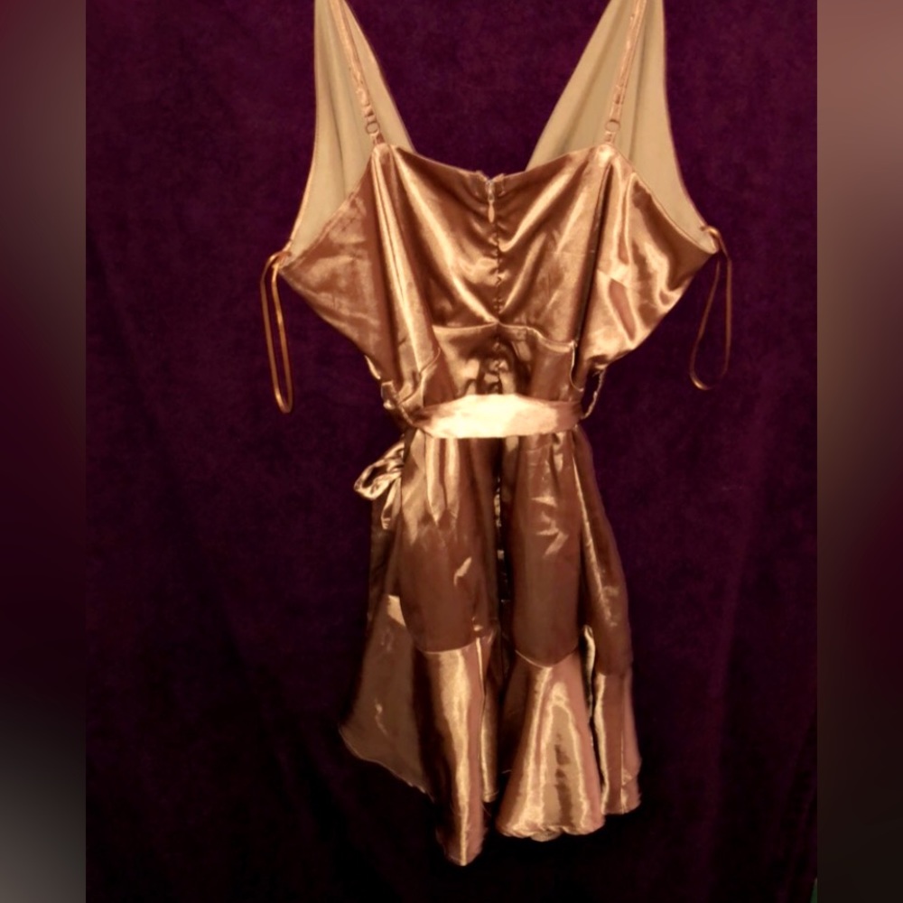 ⭐️ FASHION NOVA ⭐️ - Picture 2 of 4